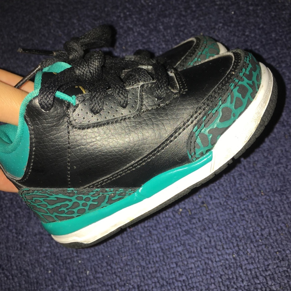 Retro 3’s - Picture 2 of 4